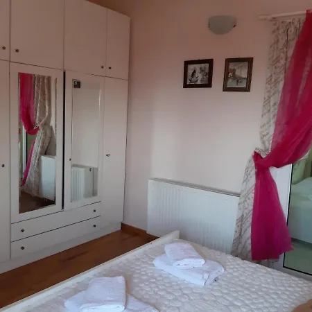 Palio Apartman PalaiónTsiflíkion